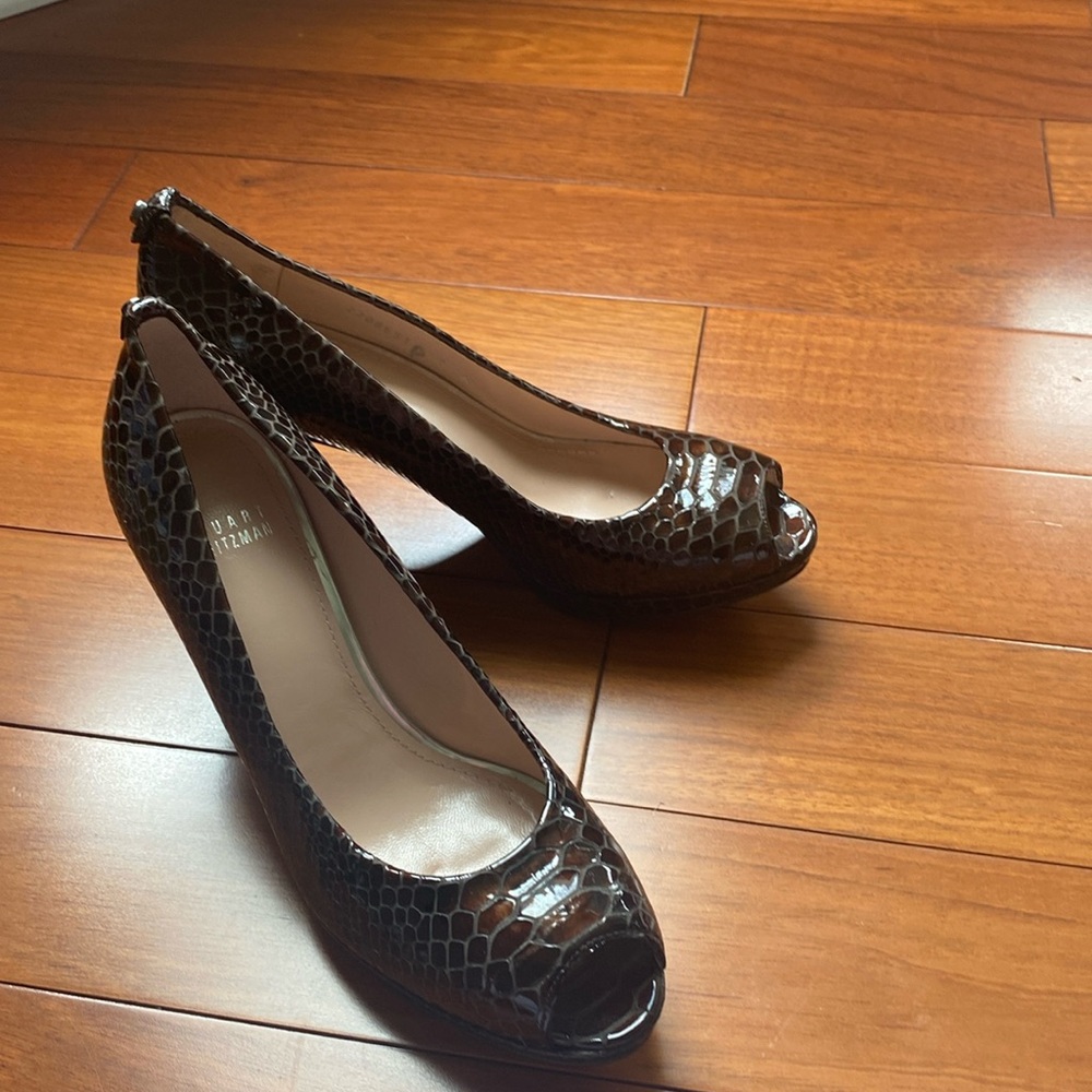 Stuart Weizmann Snake Embossed Peep Toe Pumps , B… - image 1